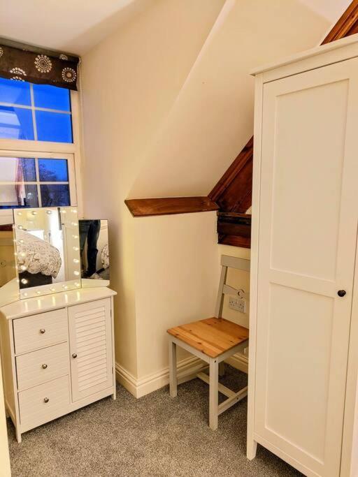 Cosy Central Modern Apartment Nantwich Exteriör bild